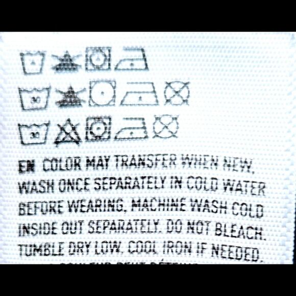 NWOT AMERICAN EAGLE Plus Size Black distressed Jeans. - Picture 11 of 15